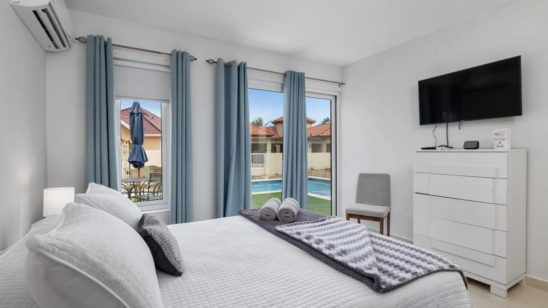 Adele'S Apartment With Pool, 5 Minutes Walk To The Beach Palm Beach